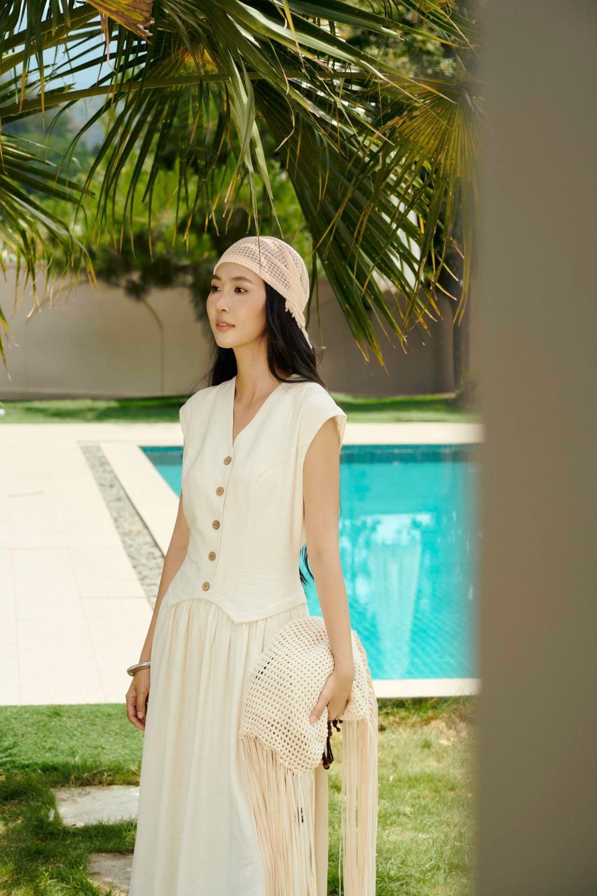 Set Áo Gile V-Neck & Chân Váy Xòe Vải Đũi Linen Màu Kem Nghỉ Dưỡng